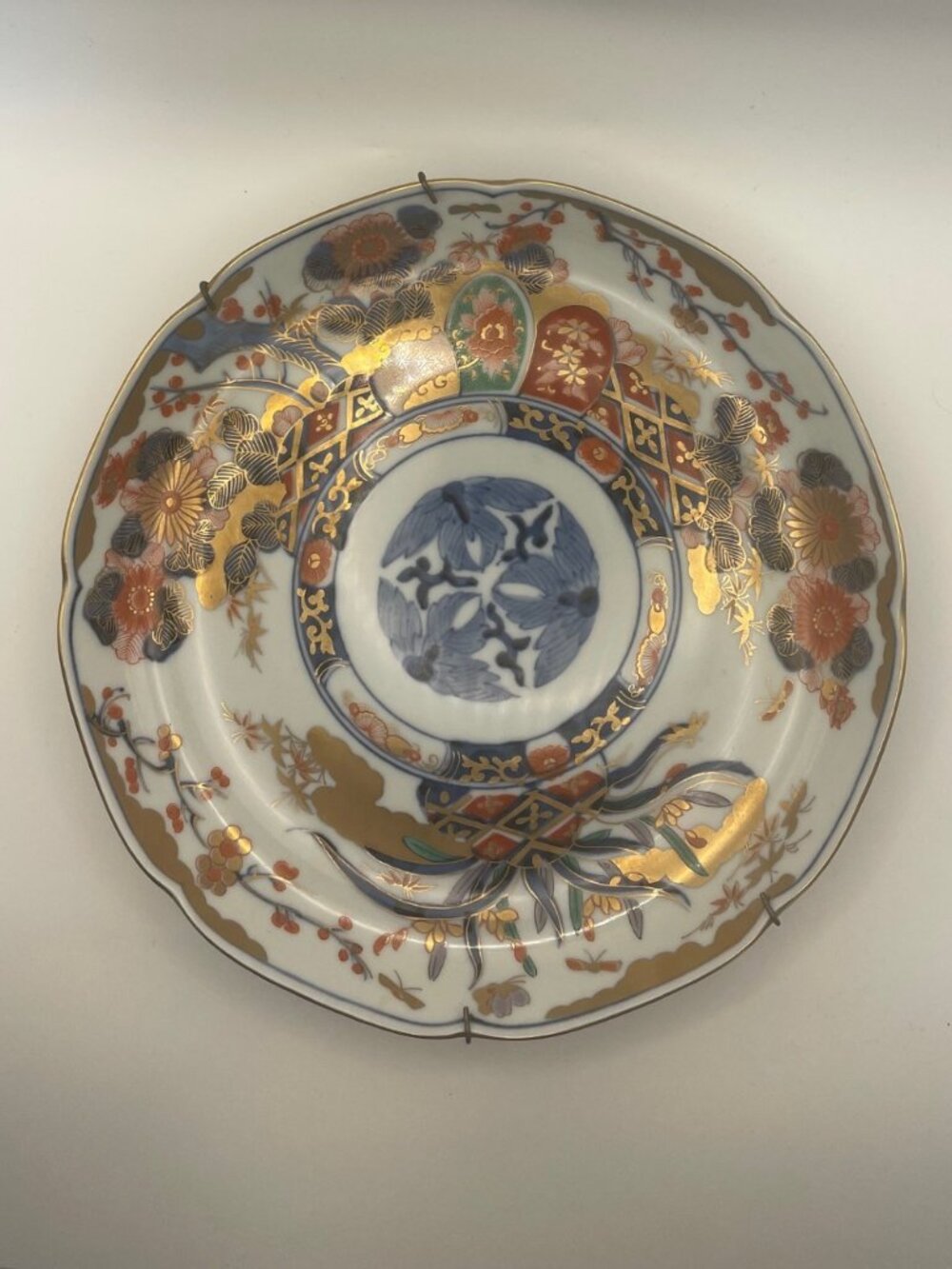 Vintage Japanese Imari Plate Scalloped Edge 8" Ryuho Kiln Mounted on Hanger